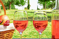 Looking For a White Zinfandel Wine Club?